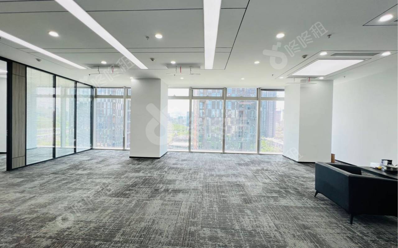侨城一号_174平_精装_办公室开间