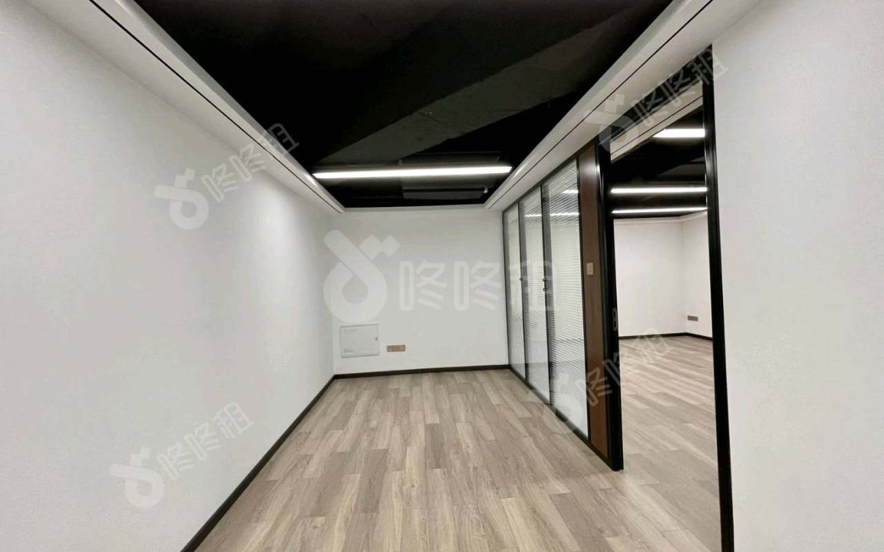 锦峰大厦_143平_精装_办公室隔间