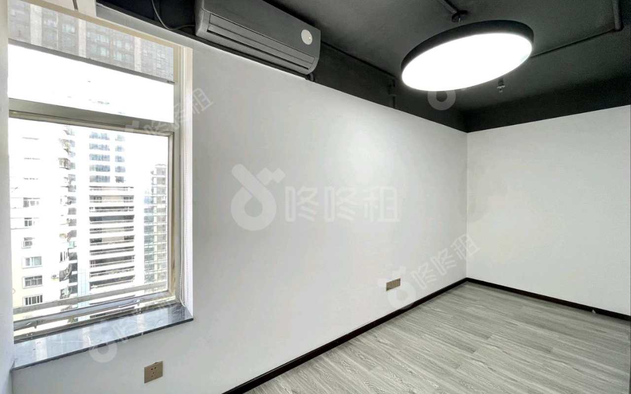 中电信息大厦_102平_精装_办公室开间