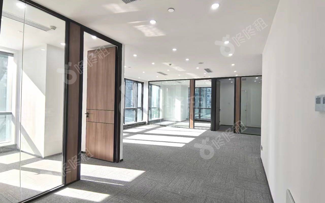 京基御景峯大厦_259平_精装_办公室开间