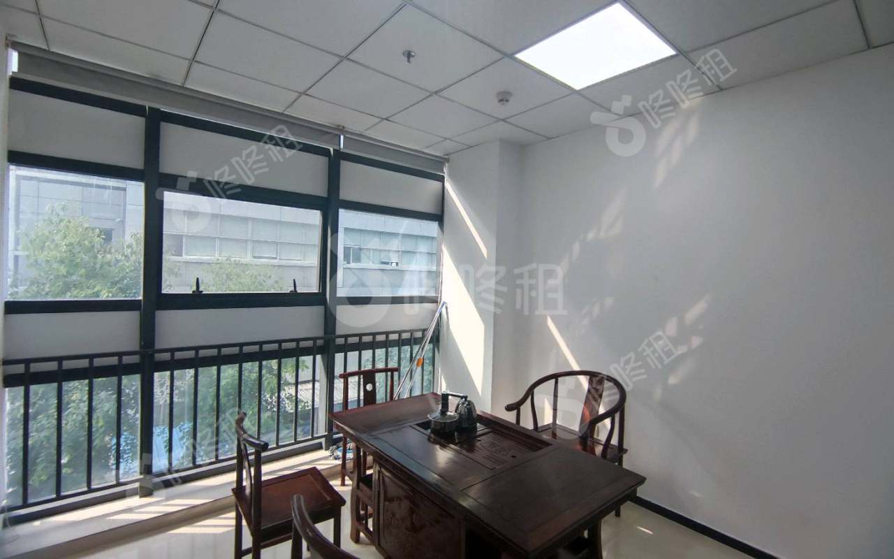 兰光科技大厦_368平_精装_办公室隔间