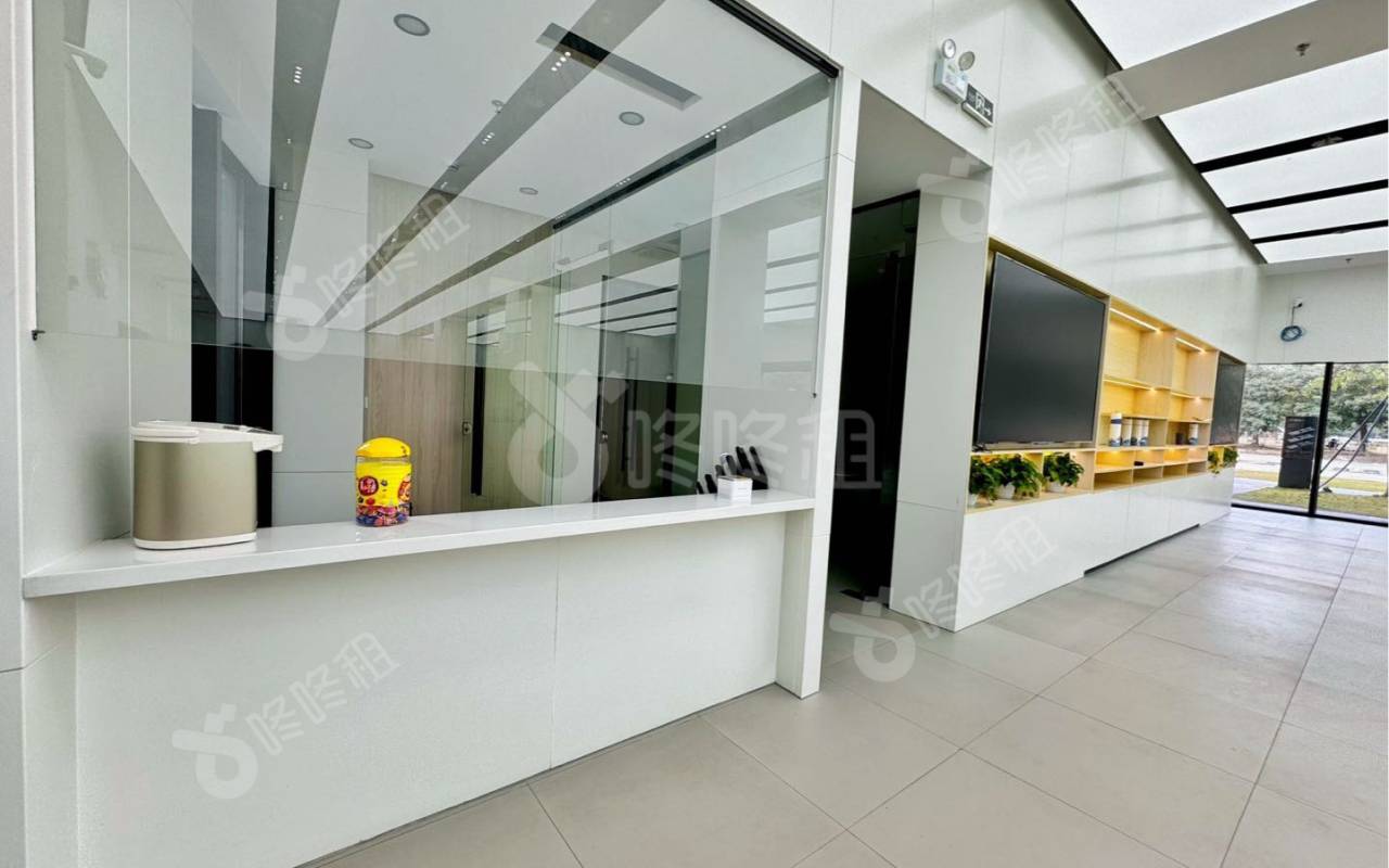 方直前海国际文化中心（二元桥深港设计创意产业园）_1072平_精装_办公室隔间