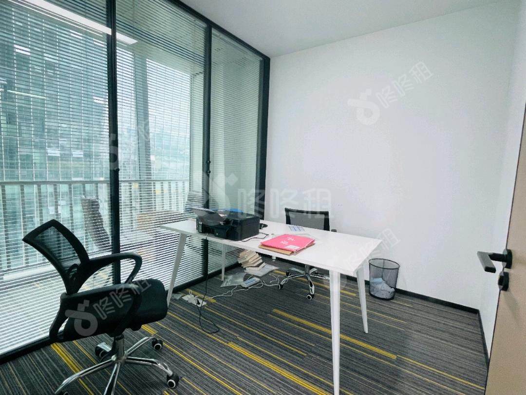 酷派大厦_153平_精装_办公室隔间