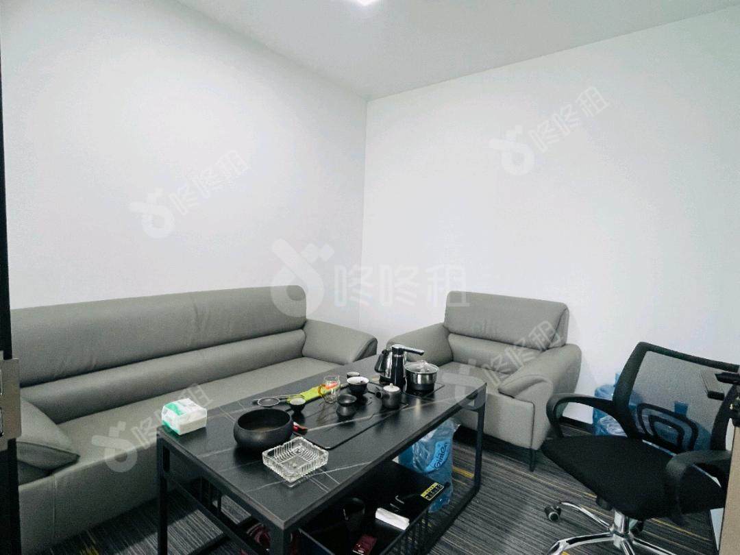 酷派大厦_153平_精装_办公室隔间