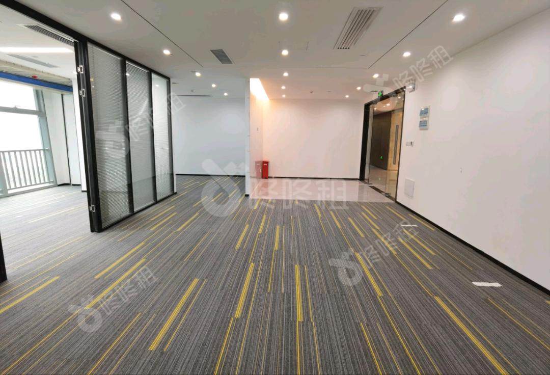 酷派大厦_198平_精装_办公室开间