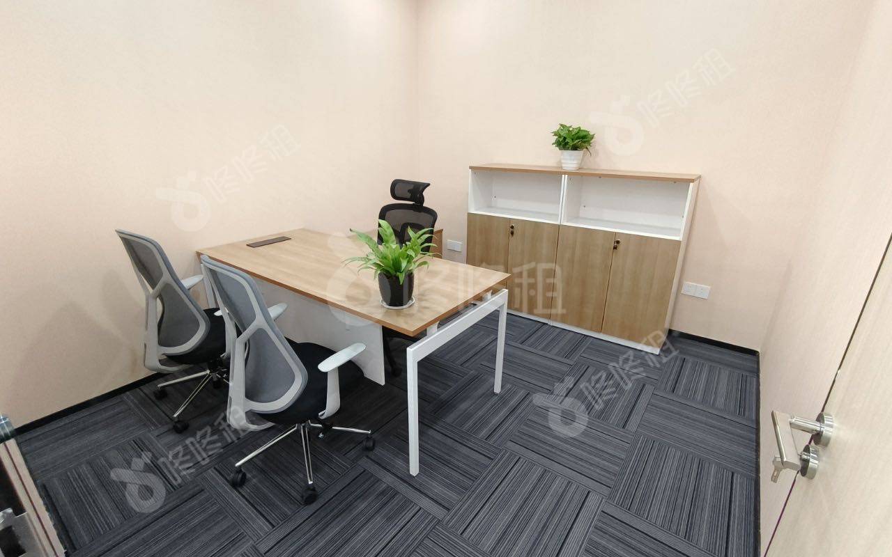 光浩国际中心_165平_精装_办公室隔间