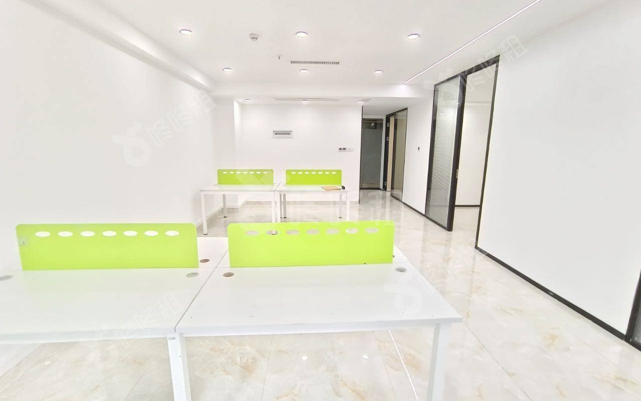 光浩国际中心_162平_精装_办公室开间