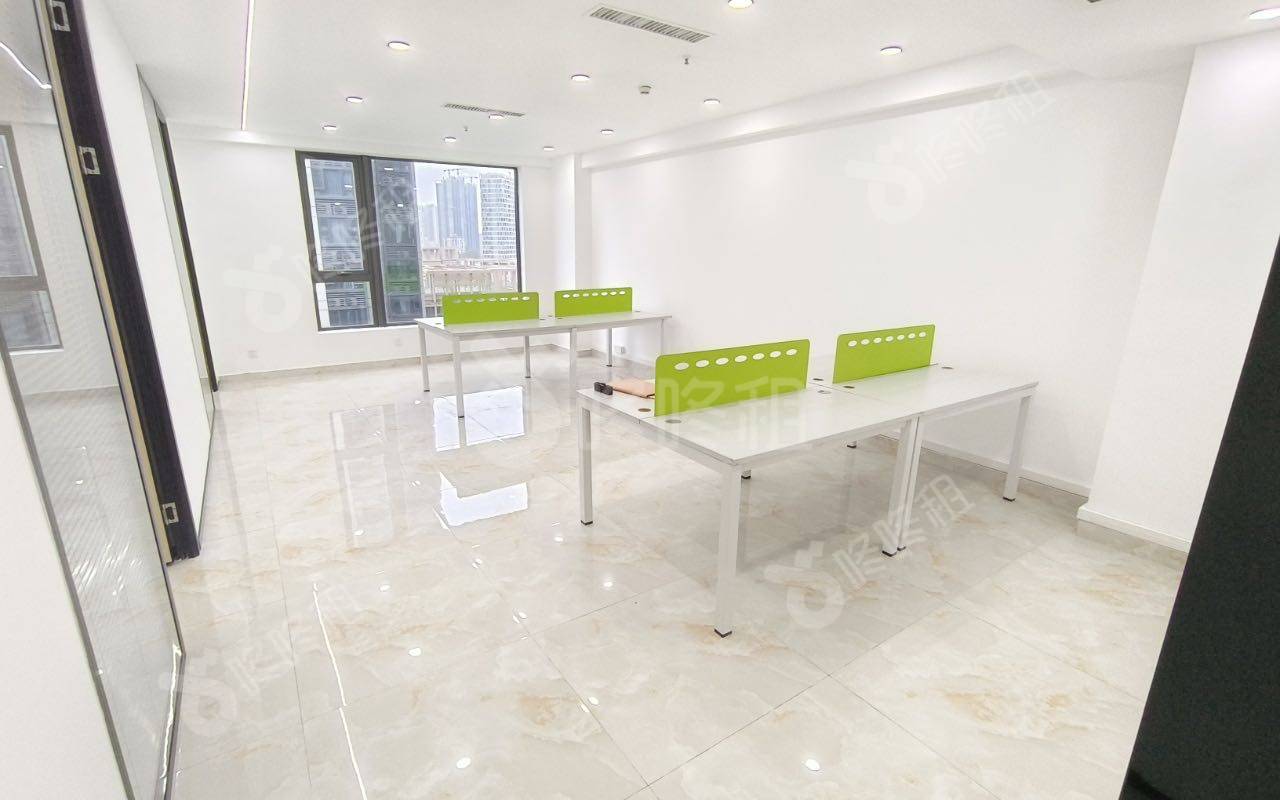 光浩国际中心_162平_精装_办公室开间