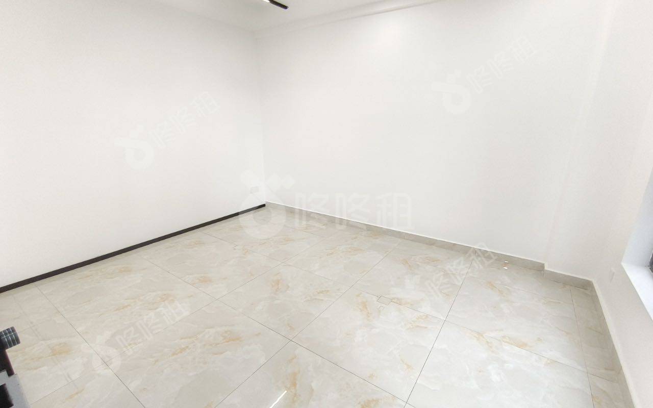 光浩国际中心_162平_精装_办公室隔间