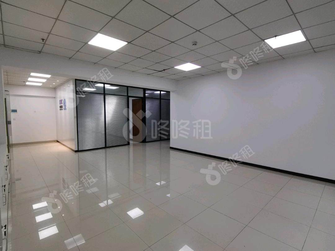 蓝坤集团大厦_290平_精装_办公室开间