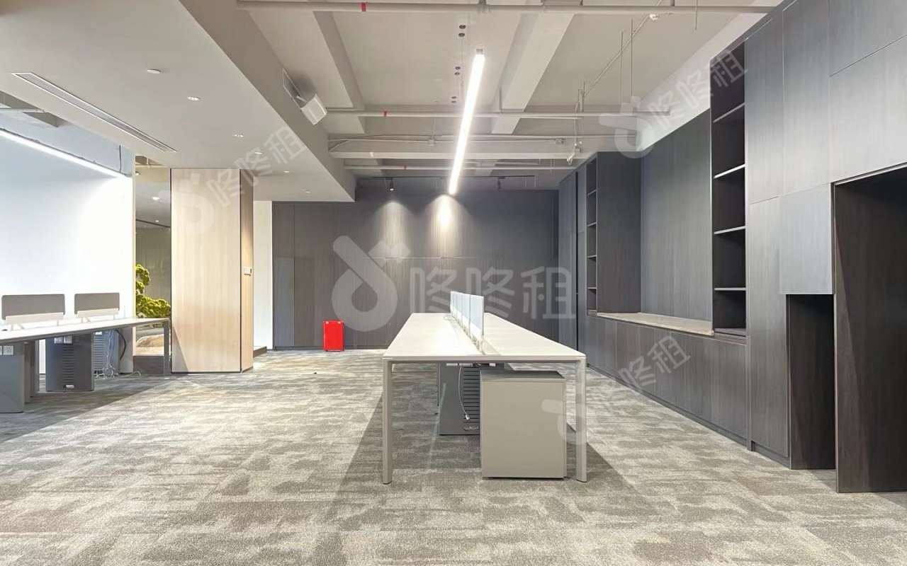 华侨城创意文化园_735平_精装_办公室开间