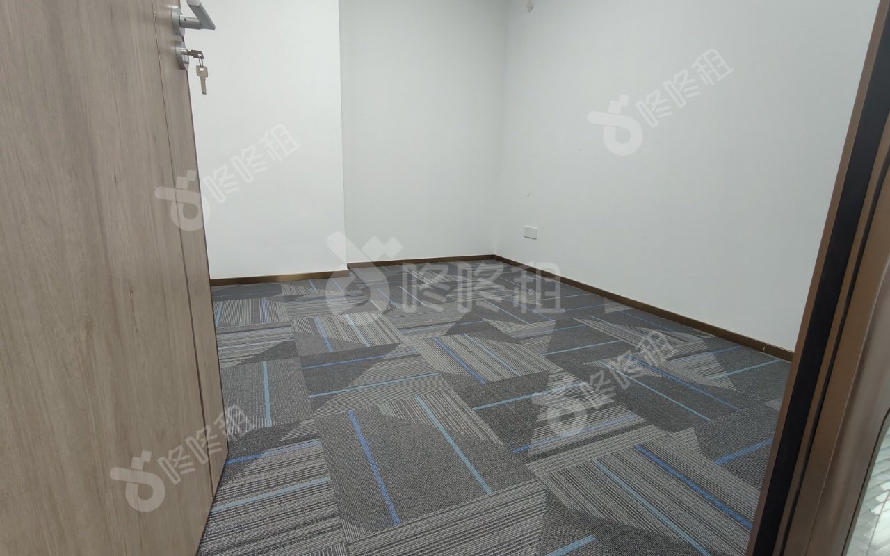 天吉大厦_252平_精装_办公室隔间