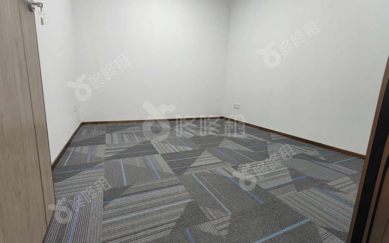 天吉大厦_252平_精装_办公室隔间