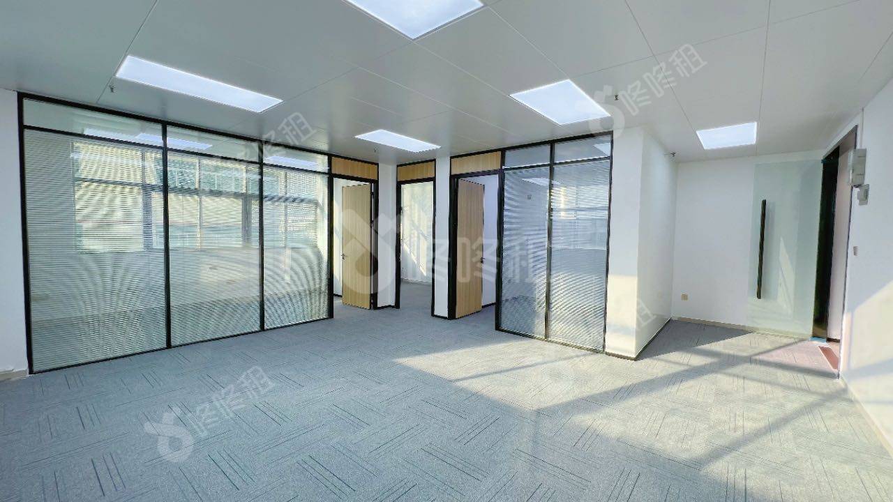 华创达怡晖大厦_150平_精装_办公室开间