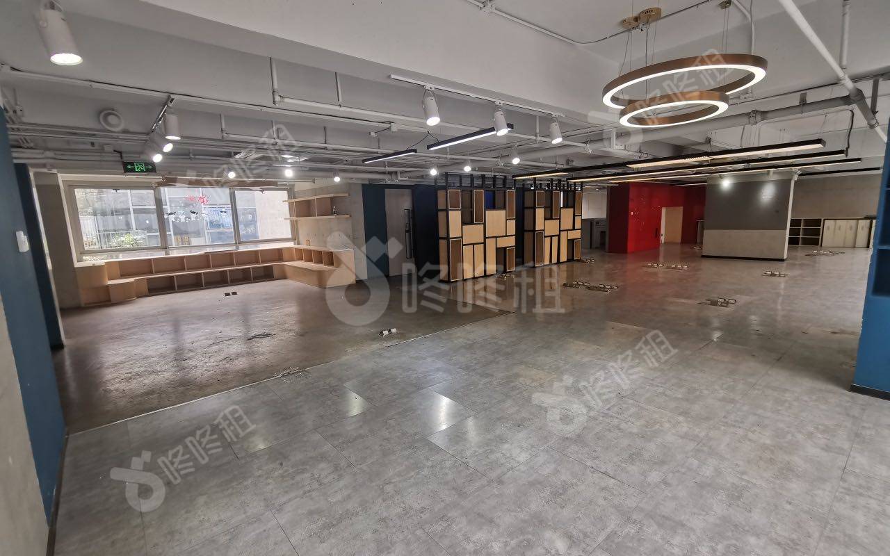 万科云城设计公社_312平_精装_办公室开间