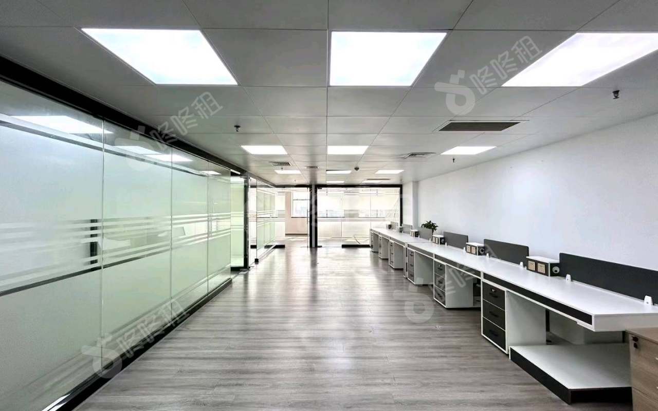深圳电子科技大厦_348平_精装_办公室开间