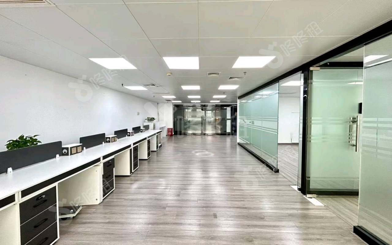 深圳电子科技大厦_348平_精装_办公室开间