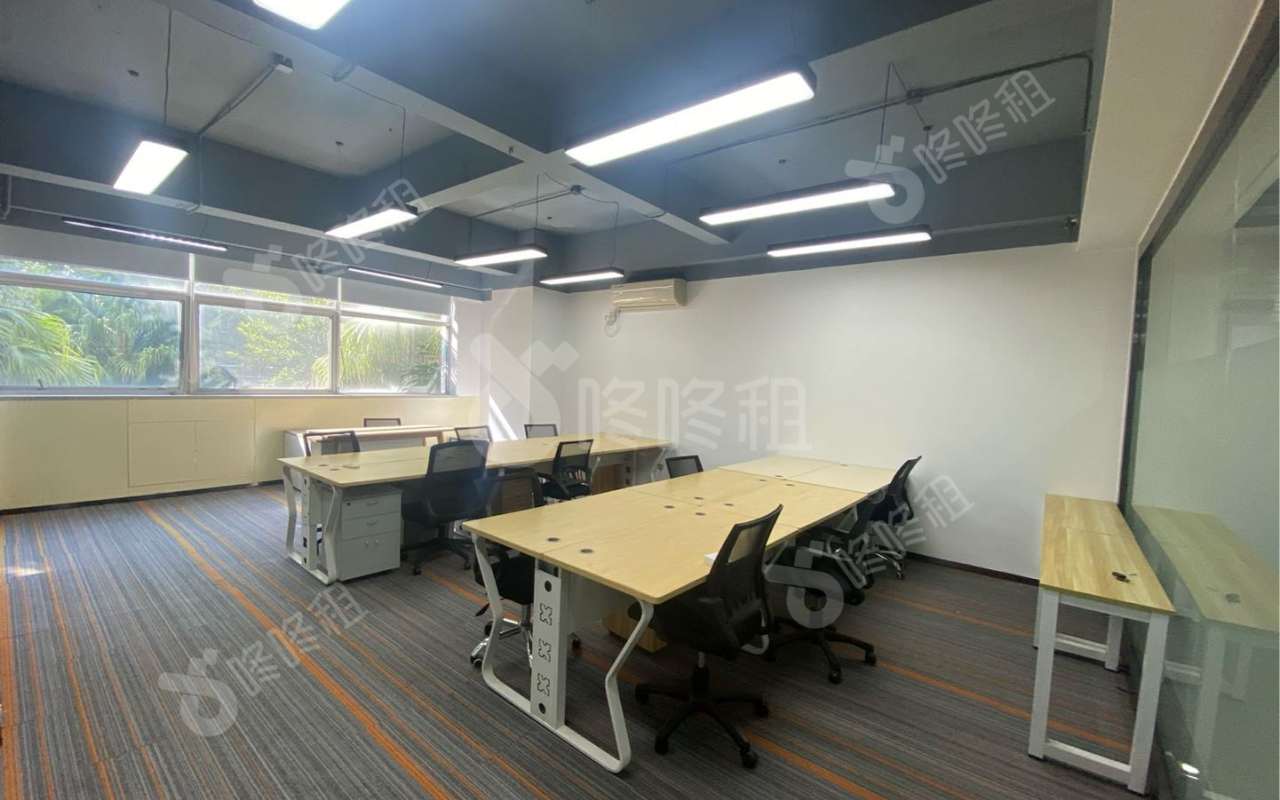 深圳软件园_220平_精装_办公室开间