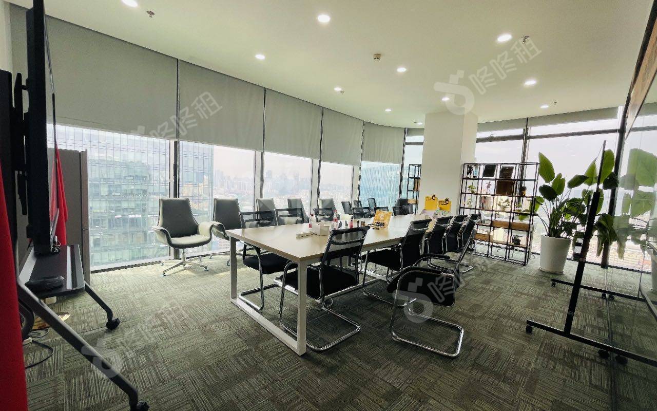 方大城_363平_精装_办公室隔间