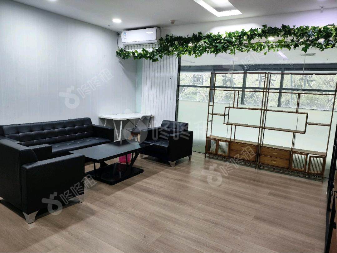 兰光科技大厦_65平_精装_办公室开间