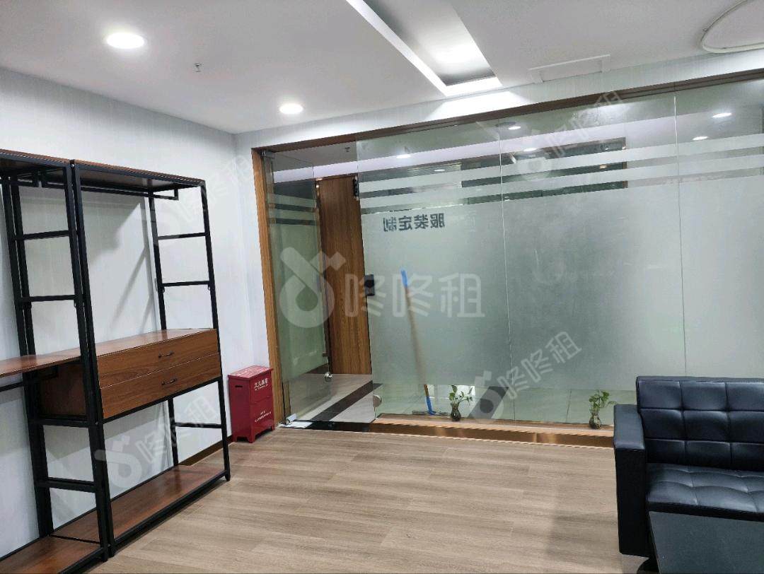 兰光科技大厦_65平_精装_办公室开间