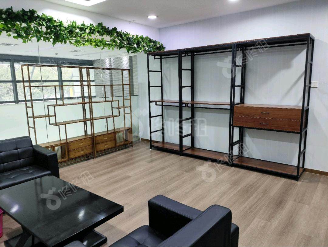 兰光科技大厦_65平_精装_办公室开间