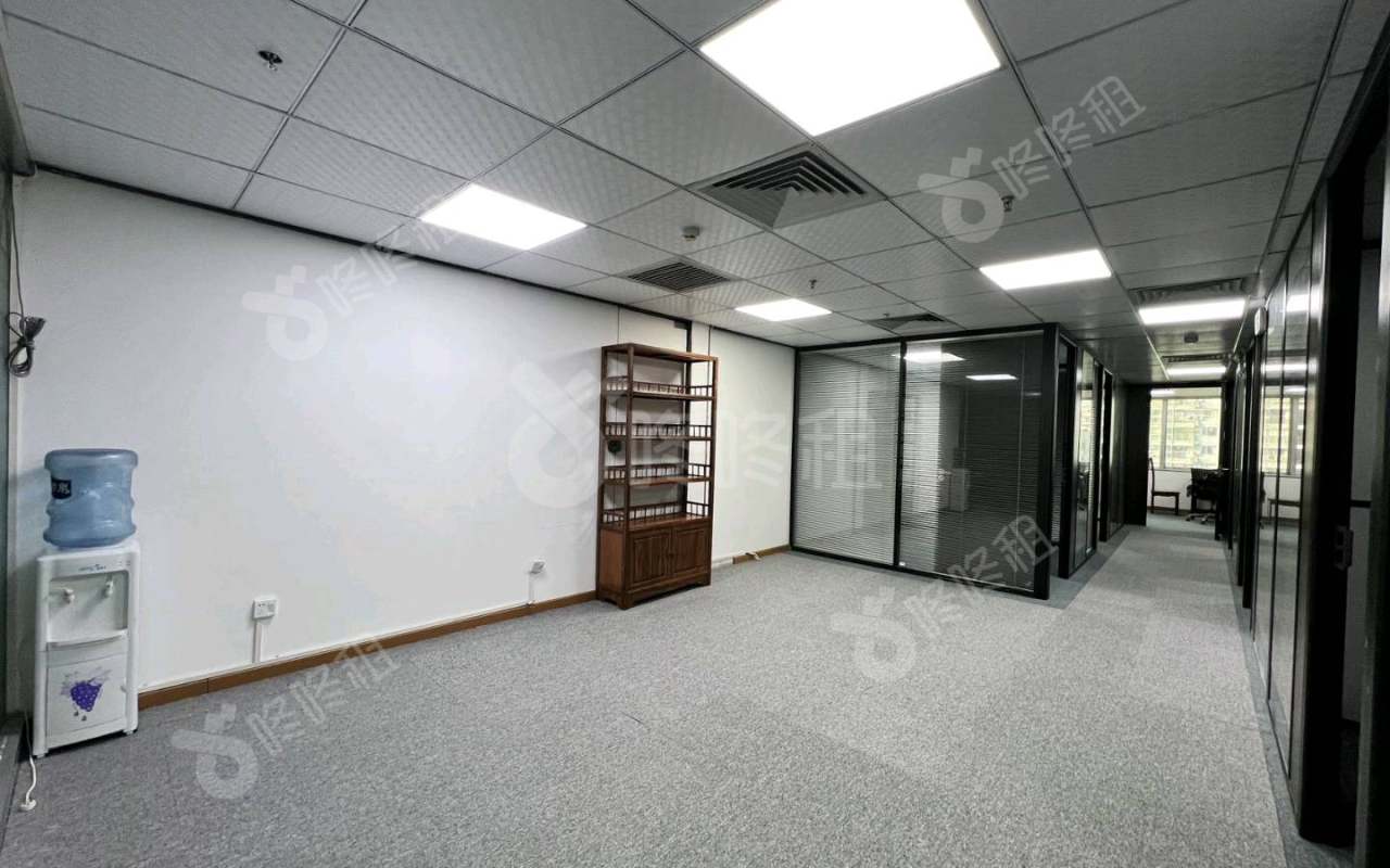 深圳特区报业大厦_160平_精装_办公室开间