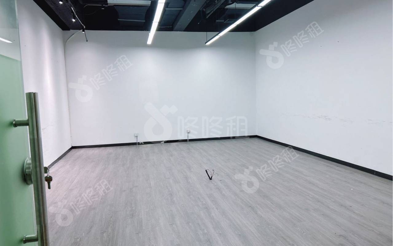 鸿荣源·环智中心_1420.59平_豪装_办公室隔间