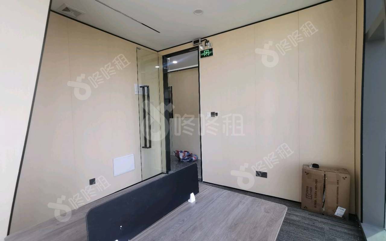 百丽大厦_60平_精装_办公室开间