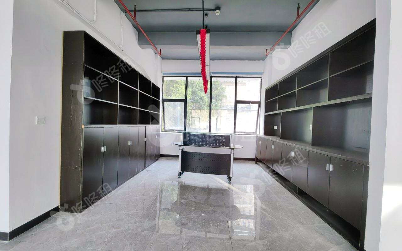 南山睿园产业园_650平_精装_办公室隔间