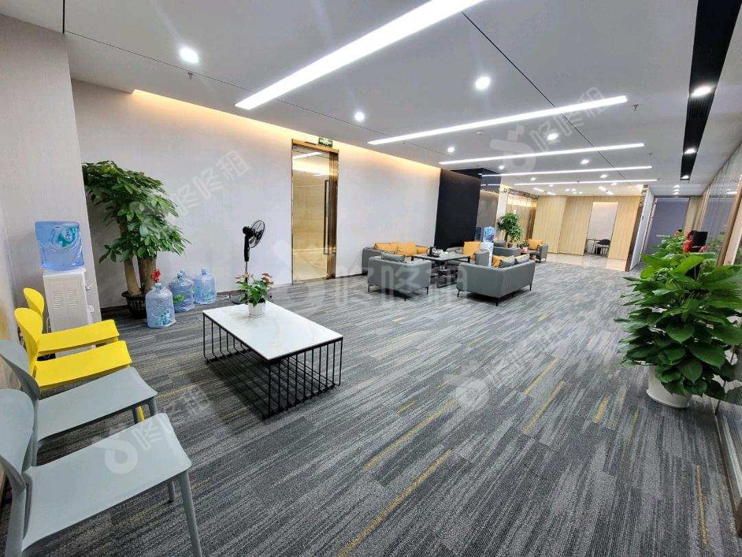 汇海广场_465平_精装_办公室开间