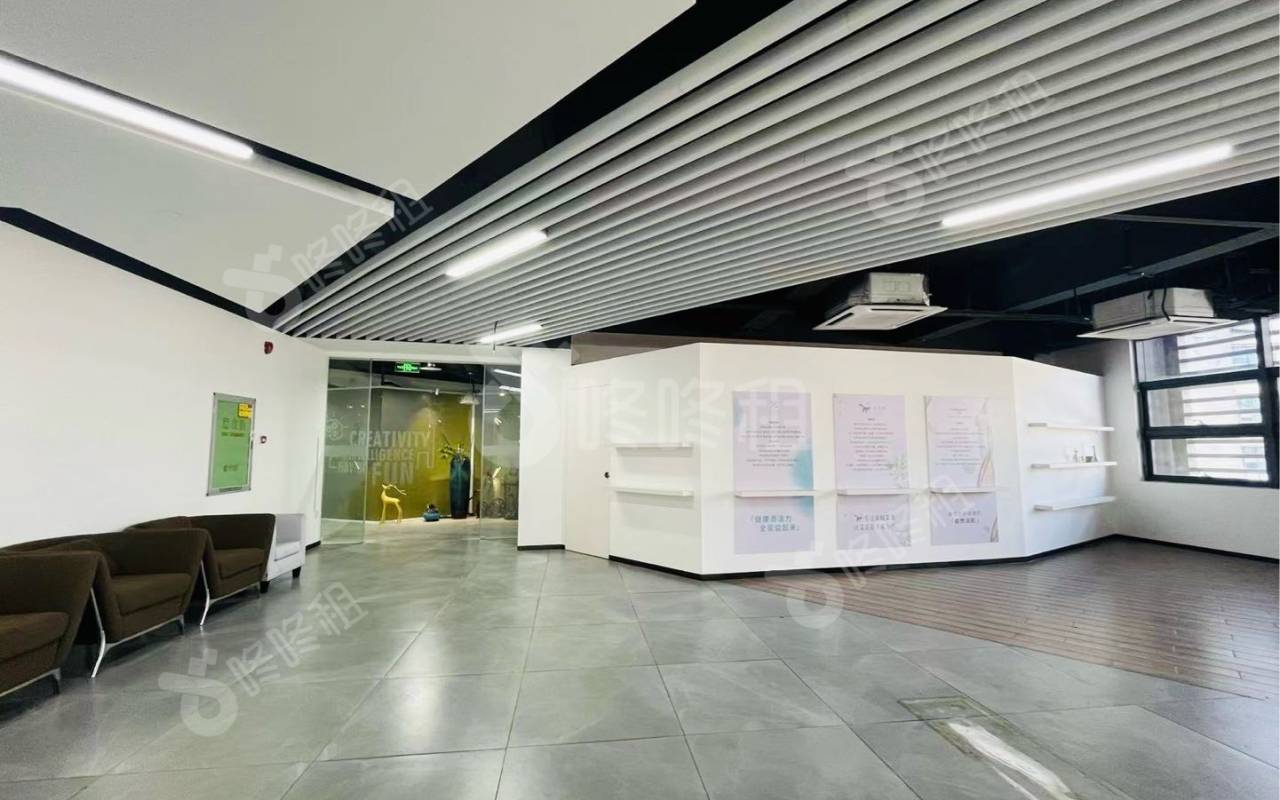 TCL国际E城_1498平_豪装_办公室开间