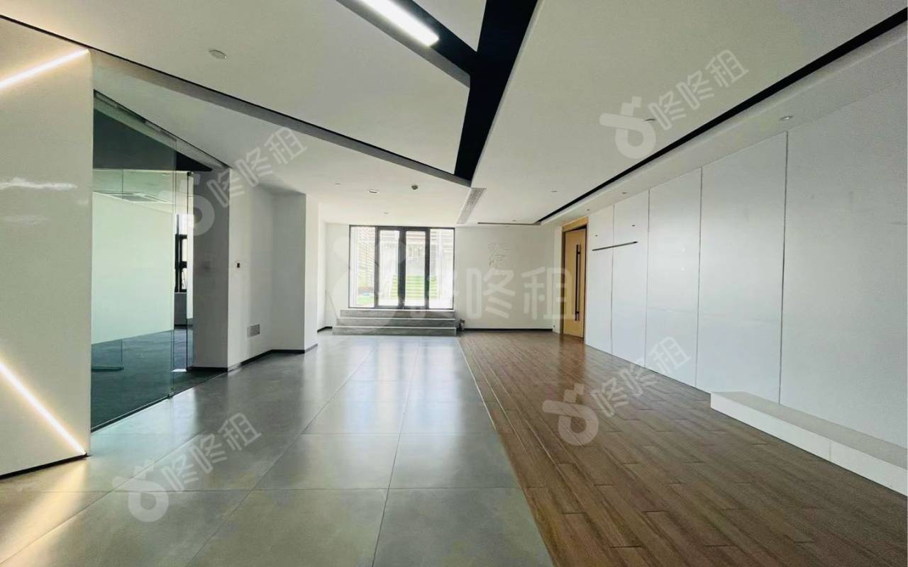 TCL国际E城_1498平_豪装_办公室隔间