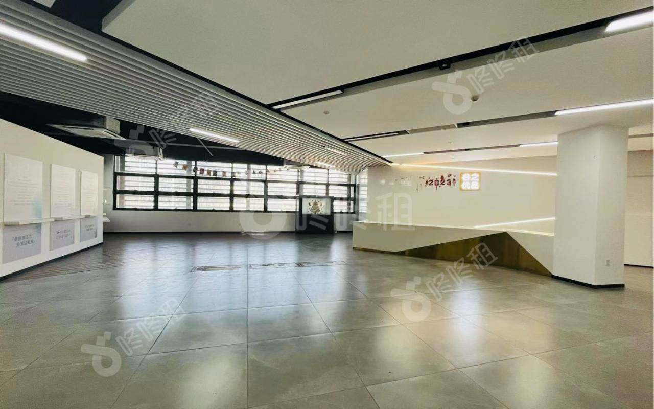 TCL国际E城_1498平_豪装_前台