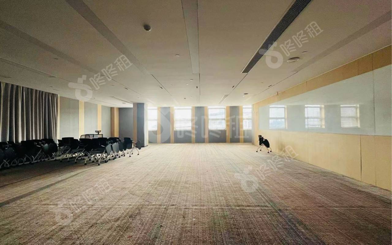 TCL国际E城_1498平_豪装_办公室开间