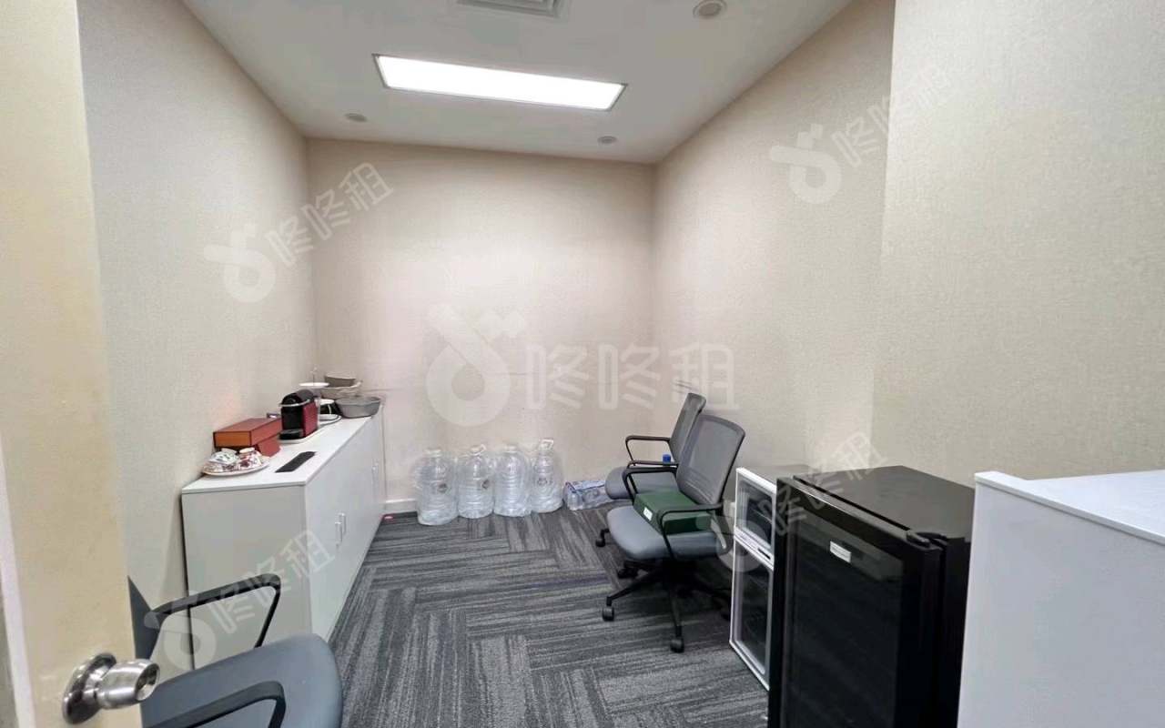 创新科技广场一期_325平_精装_办公室隔间