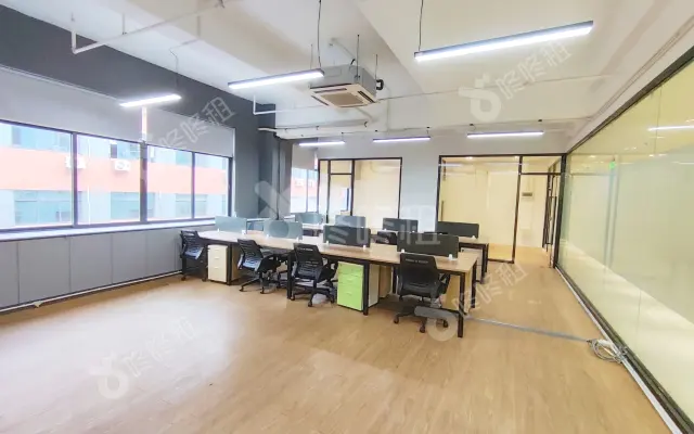 众里创业社区_241平米_精装_办公室房源出租