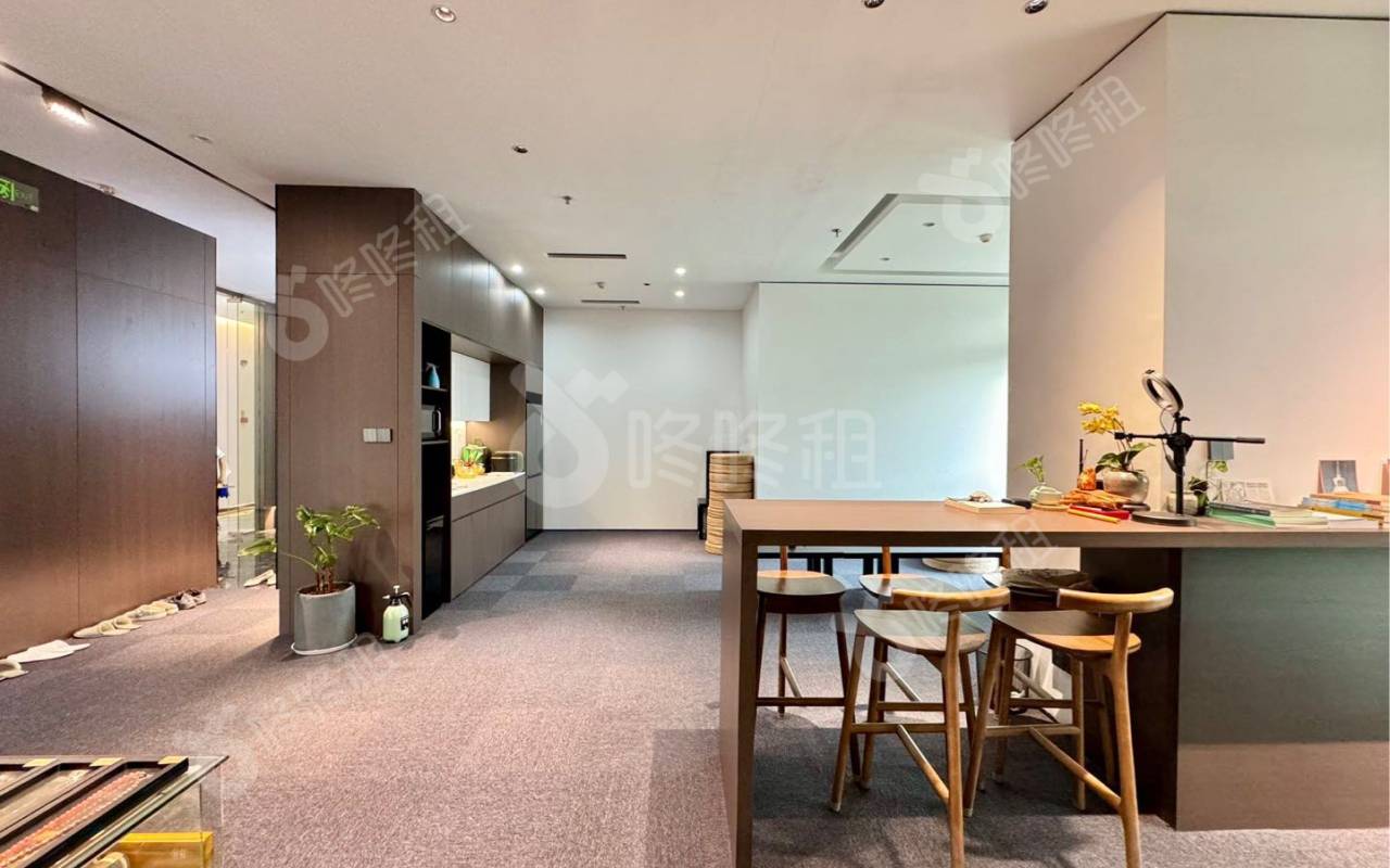 绿景美景广场_376平_精装_办公室开间