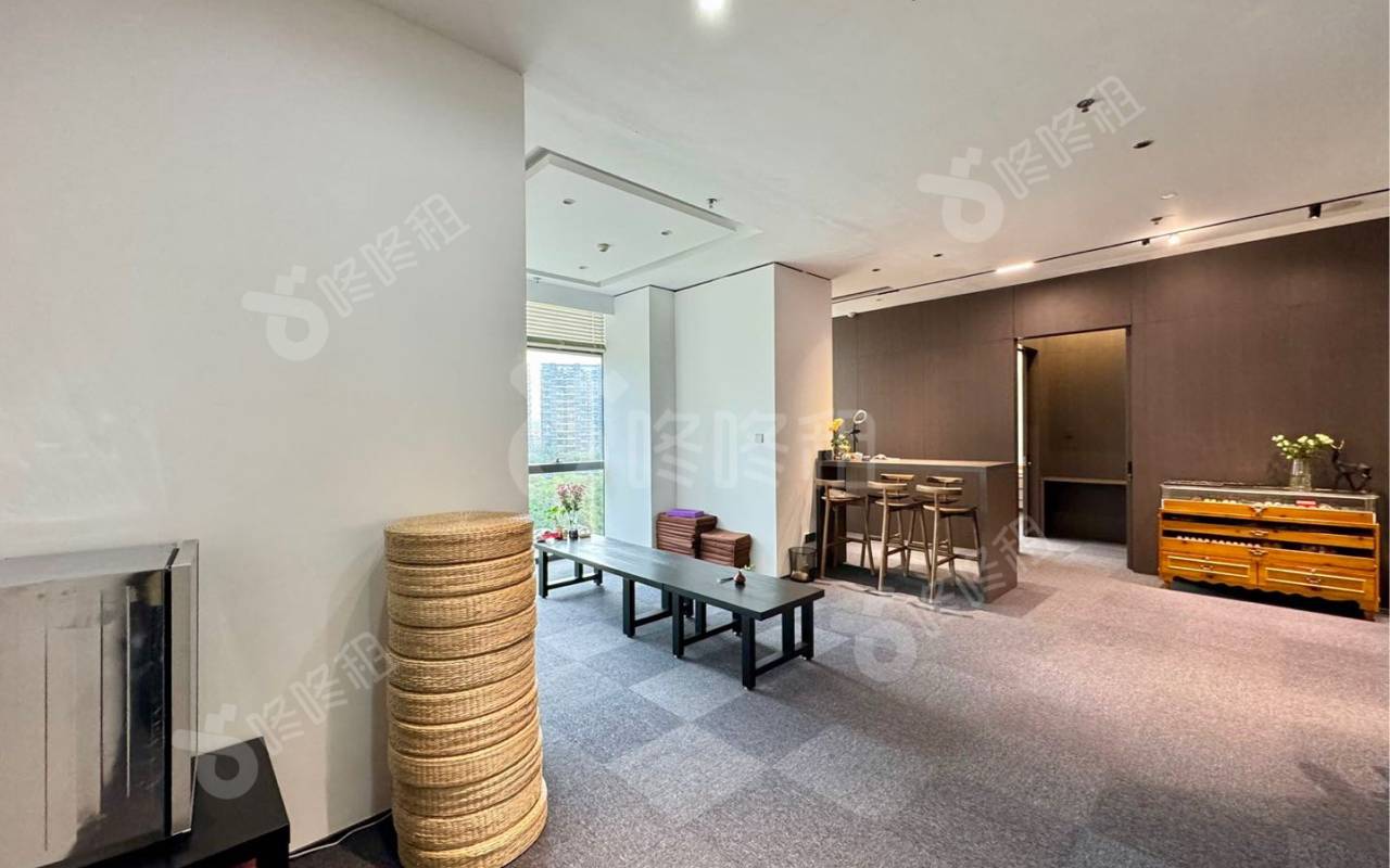 绿景美景广场_376平_精装_办公室开间