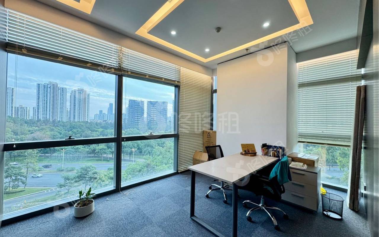 绿景美景广场_376平_精装_办公室隔间