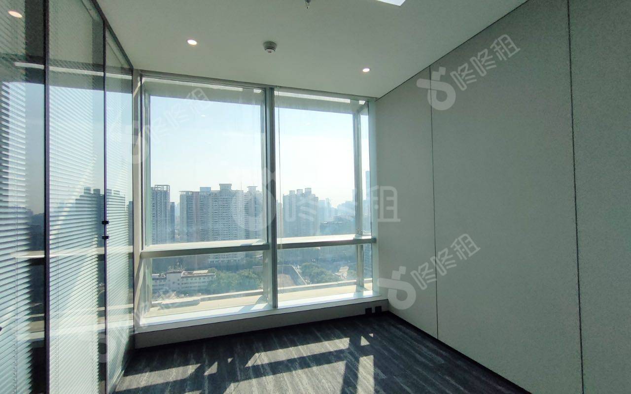 中洲控股中心_300平_豪装_办公室隔间