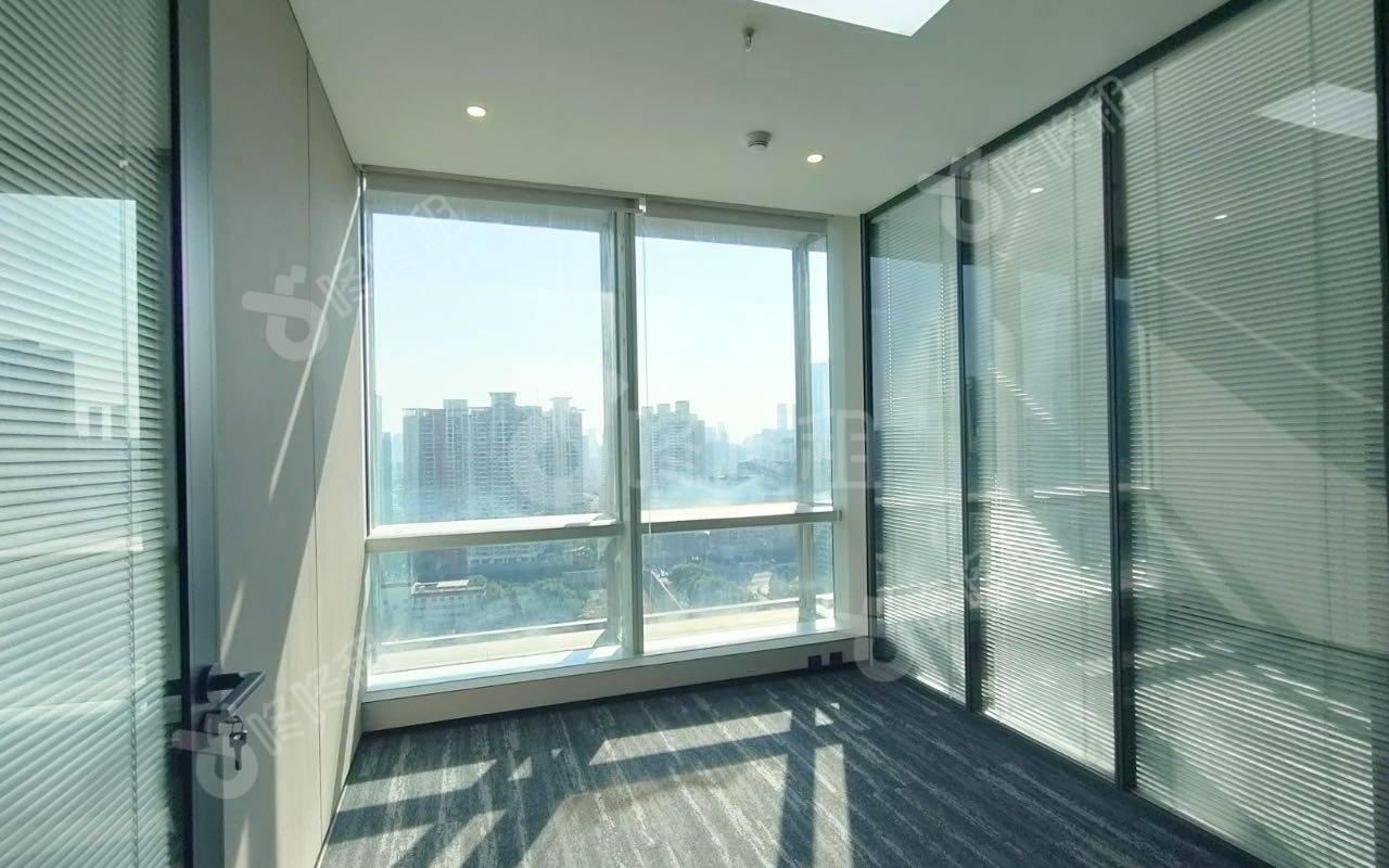 中洲控股中心_300平_豪装_办公室隔间