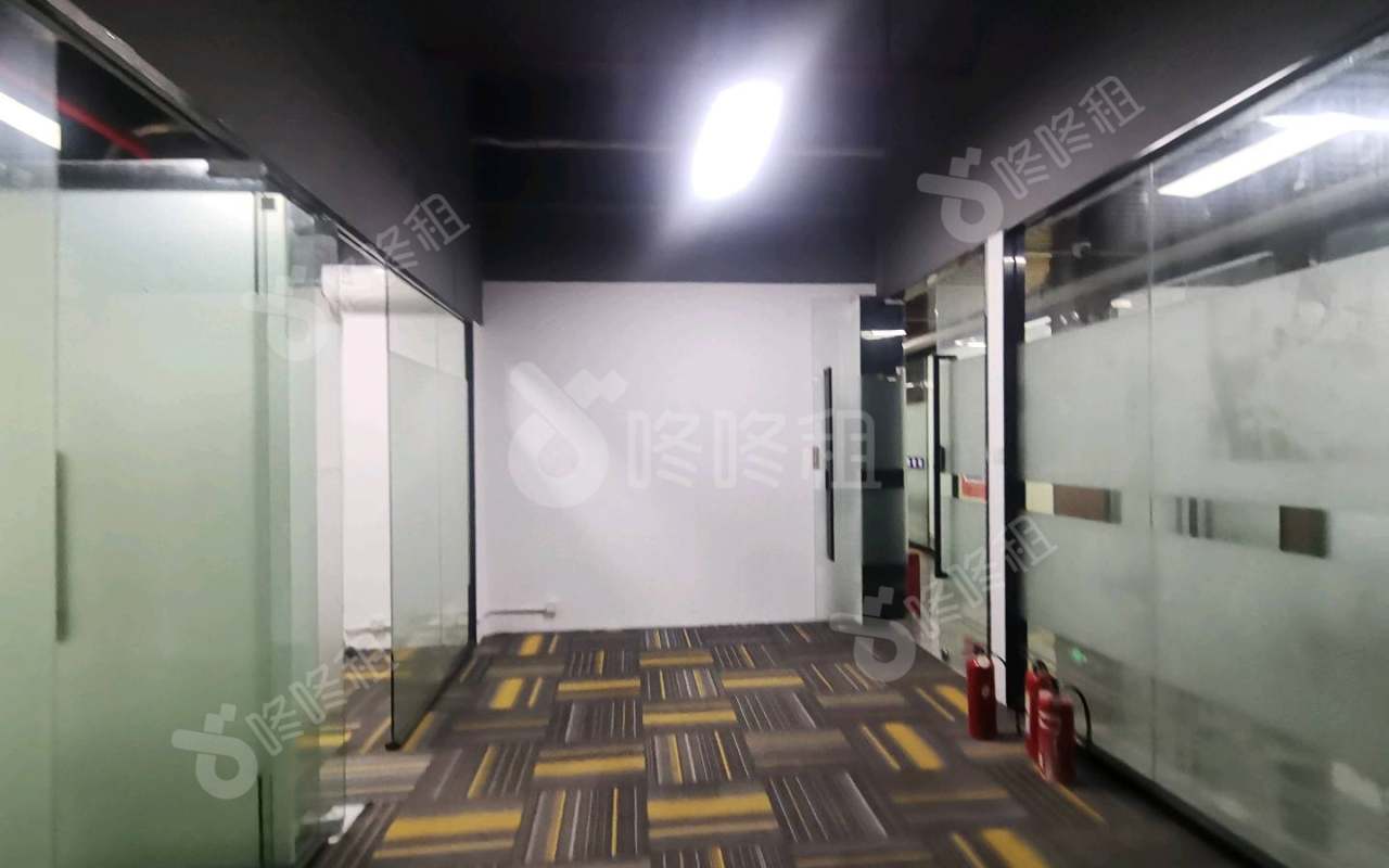 东美大厦_80平_精装_办公室开间