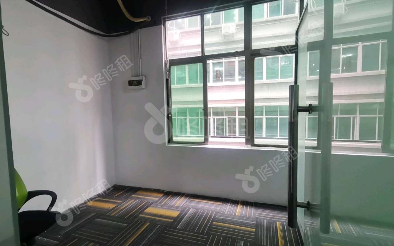 东美大厦_80平_精装_办公室隔间