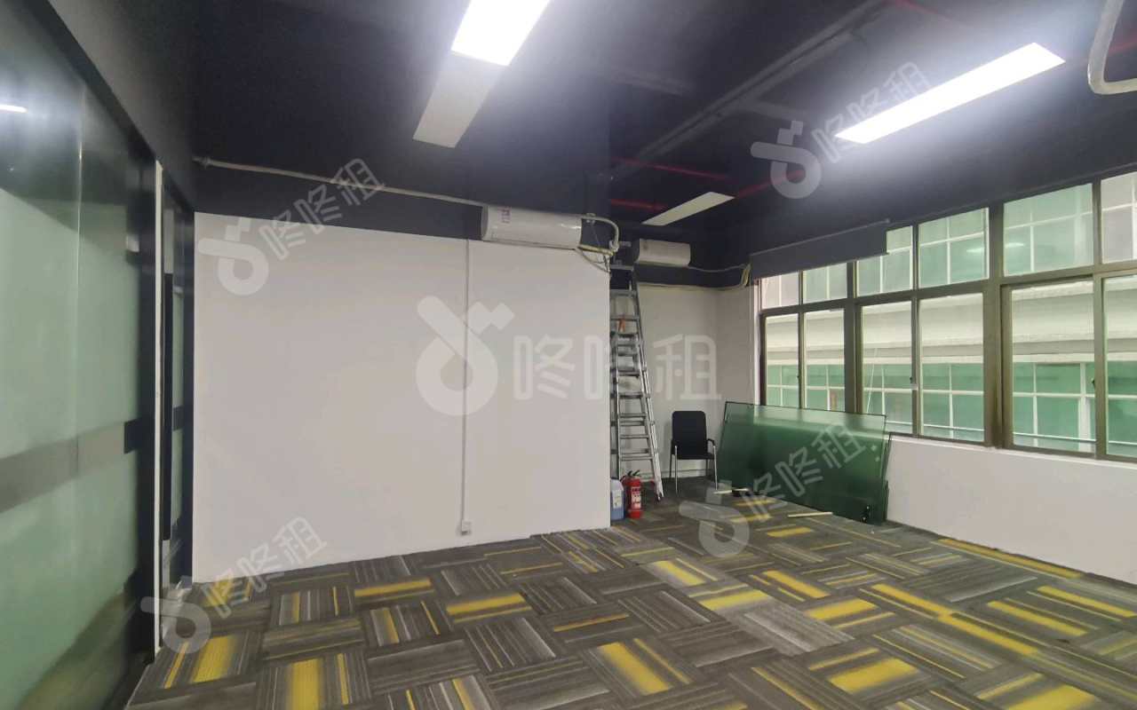 东美大厦_142平_定制装修_办公室开间