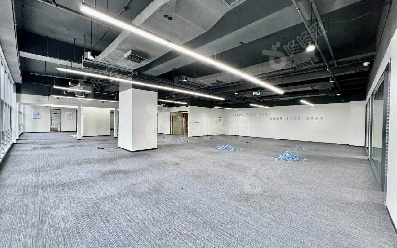 天安云谷二期_443平_精装_办公室开间