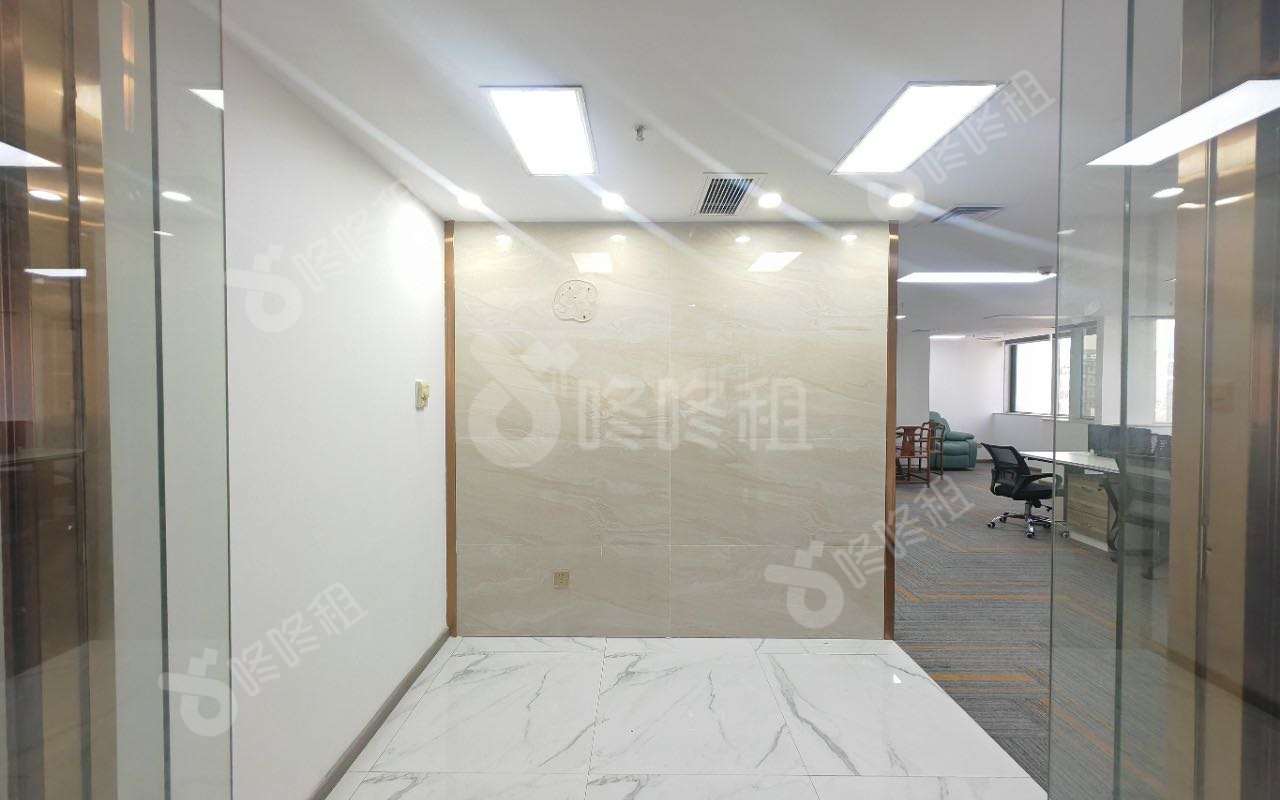 万基商务大厦_168平_精装_前台