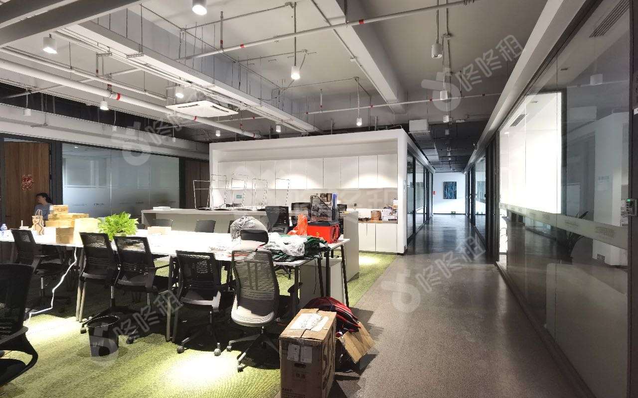 南山睿园产业园_1150平_精装_办公室开间