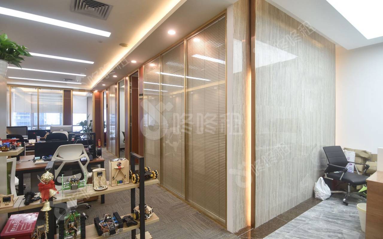 阳光科创中心_168平_精装_办公室开间