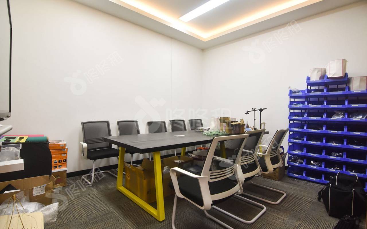 阳光科创中心_168平_精装_办公室隔间